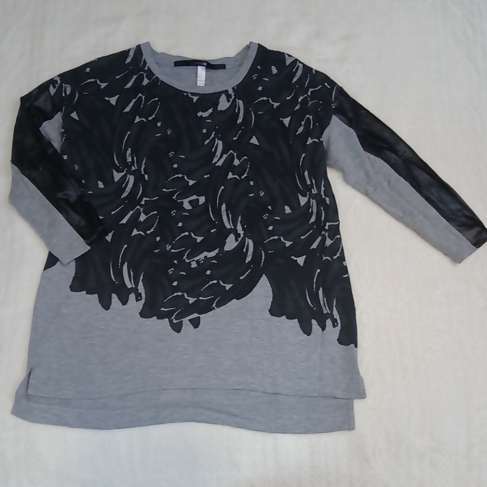 Kensie 3/4 Sleeve Patterned Faux Leather Top